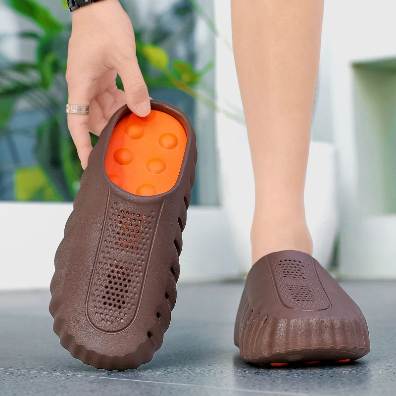 Men's and women's EVA lightweight toe massage slippers 2026 outdoor new casual sports slippers couple's fashionable beach shoes - Image 2