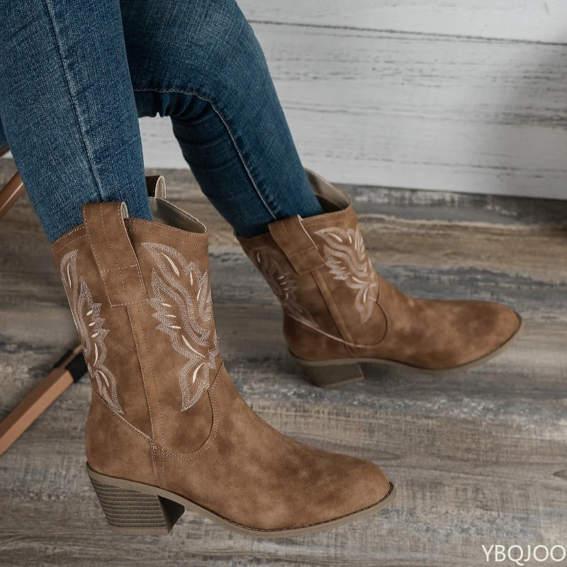Autumn and Winter Fashion New Embroidered Sleeve Coarse Heel Knight Boots Retro Mid Barrel Pointed Western Cowboy Boots 2025