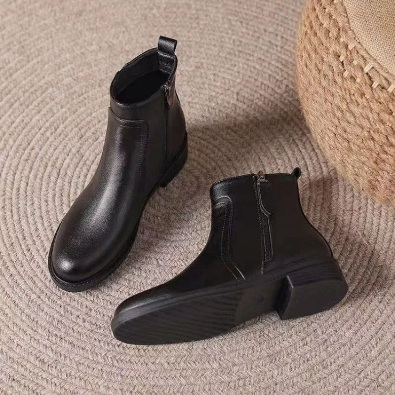 2025 Autumn and Winter New Fashion Women's Ankle Boots, Side Zipper Low Heel, Versatile and Slimming Ankle Boots - Image 2