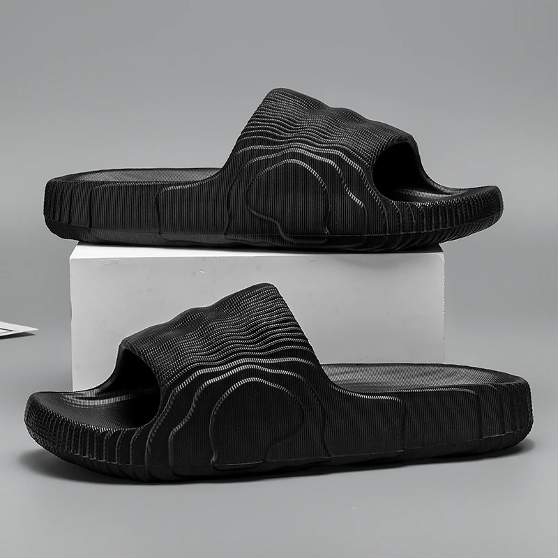 Man Fashion Sandals Solid Beach Slippers Summer Non Slip Sandals Soft Unisex Slides Women Luxury Outdoor Ultralight Shoes